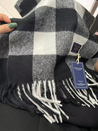 Unisex Cashmere-like Plaid Light Luxury Scarf