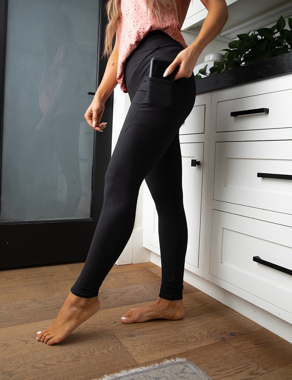 DV Black Pocket Leggings