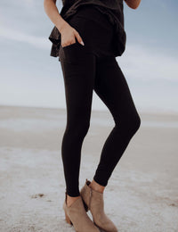 DV Black Pocket Leggings