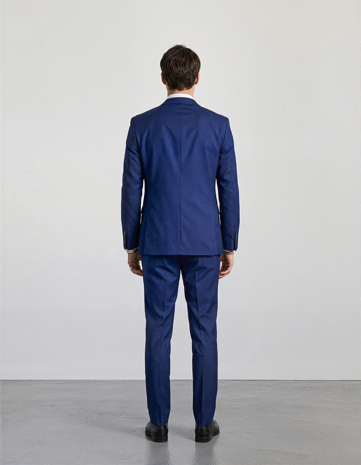 Single Row Buckle Suit